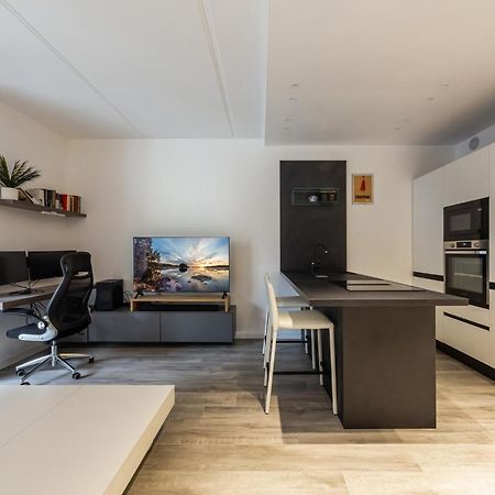 Comfy Apt With Private Parking & Balcony Milán Exterior foto