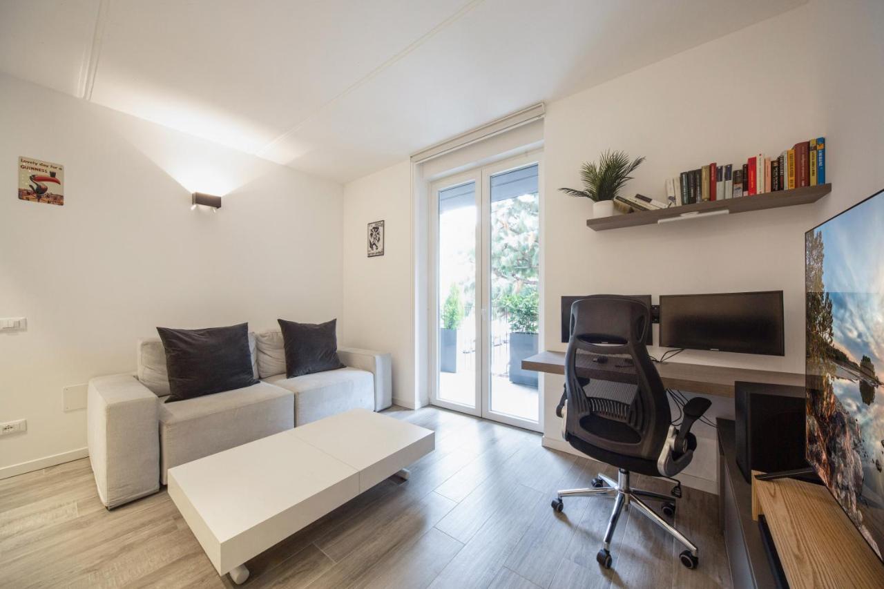 Comfy Apt With Private Parking & Balcony Milán Exterior foto