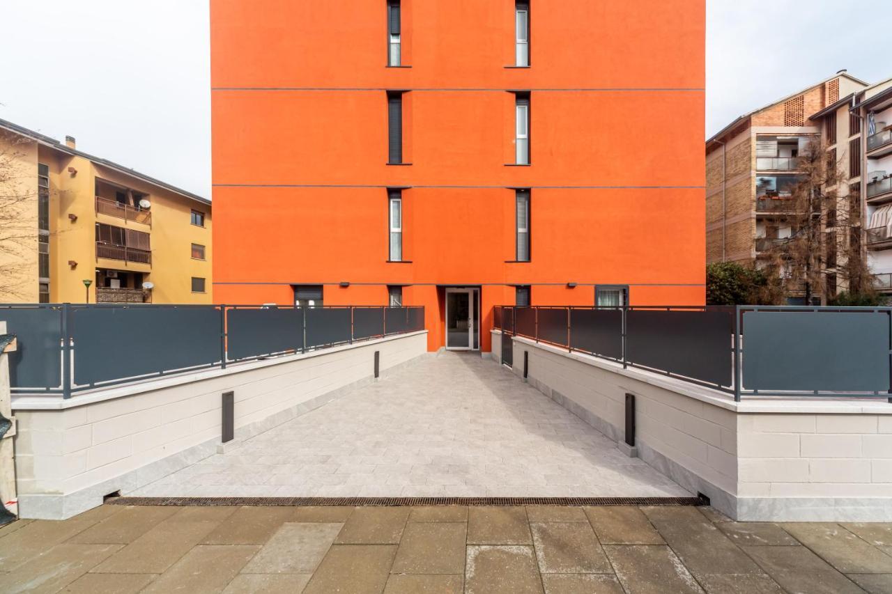 Comfy Apt With Private Parking & Balcony Milán Exterior foto