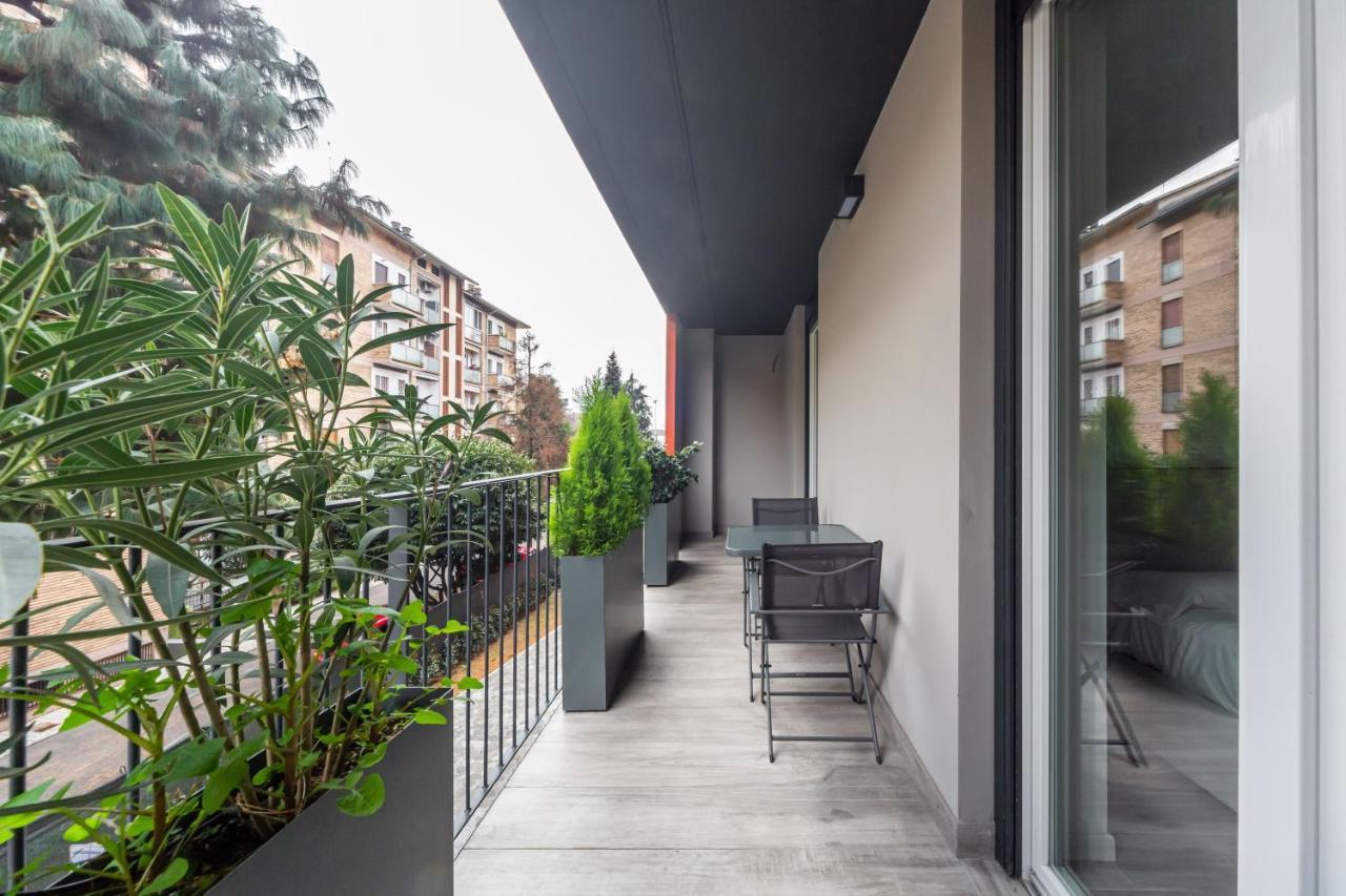 Comfy Apt With Private Parking & Balcony Milán Exterior foto