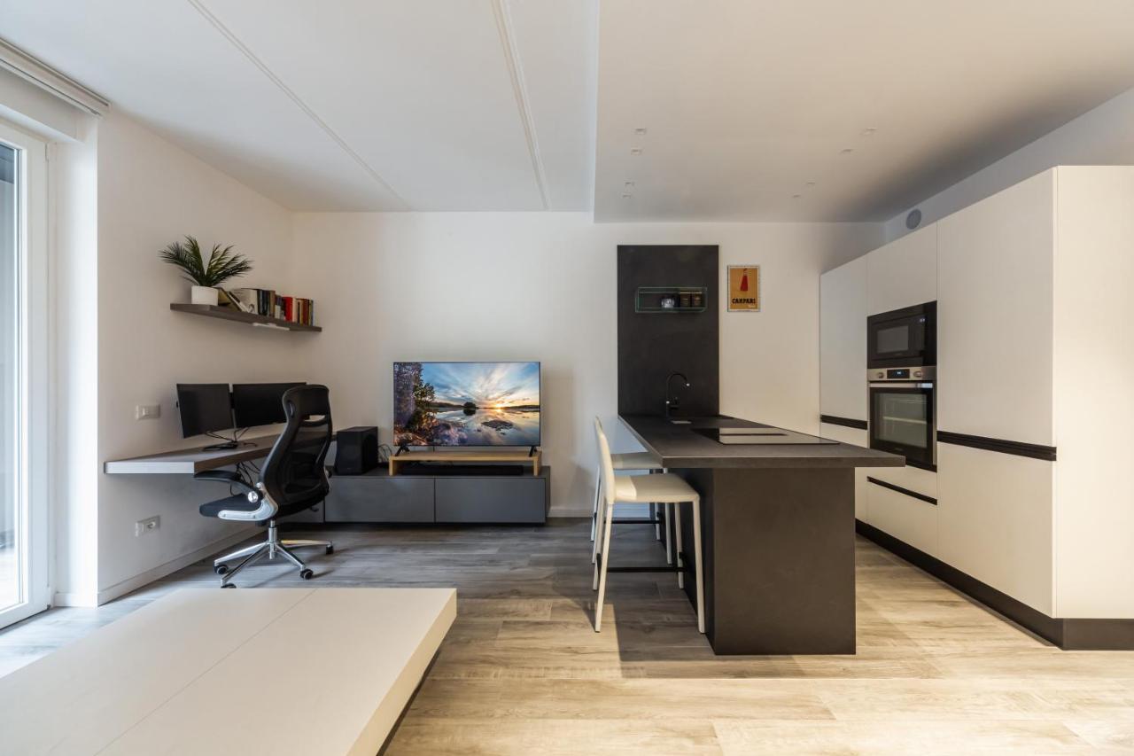 Comfy Apt With Private Parking & Balcony Milán Exterior foto